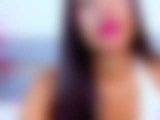 Live cam show with YesyHills - Double Penetration on TeamSkeetLive