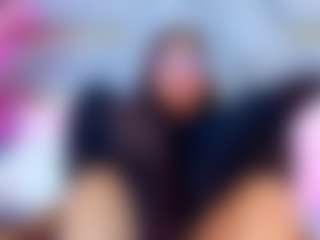 Live cam show with YesyHills - Full Nudity on Camsoda