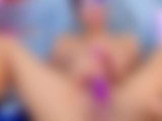Live cam show with YesyHills - Solo on xxxlivecams.org