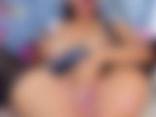 Live cam show with YesyHills - Teen (18+) on Camsoda