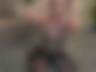 Live cam show with EdythGuy - Upskirt on Dare Cams