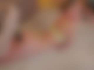 Live cam show with EdythGuy - Upskirt on Fit Hotties