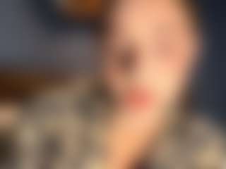 Live cam show with EdythGuy - Blue Eyes on livesuperchat.net