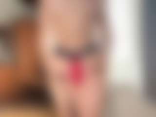 Live cam show with EdythGuy - Upskirt on googirlz