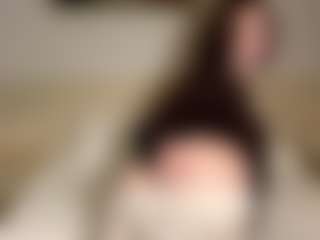 Live cam show with EdythGuy - Upskirt on Camsoda