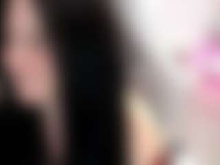Bellastar84 MILF webcam performer live streaming