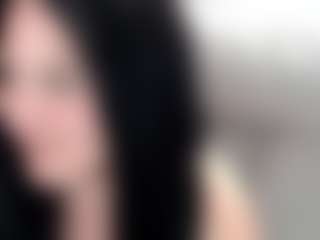 Bellastar84 MILF webcam performer live streaming