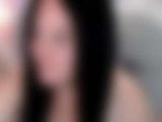 Bellastar84 MILF webcam performer live streaming