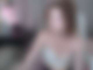 Live cam show with Wanda - Body Massage on Camming Site