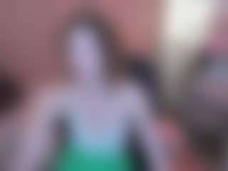 Live cam show with Wanda - Public on madthumbs