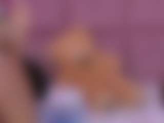 Live cam show with Amy - Cute on TastyBlacksLive