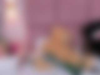 Live cam show with Amy - Petite Teen (18+) on CamwithHer
