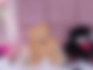 Live cam show with Amy - Small Tits on parknlotfishbdy