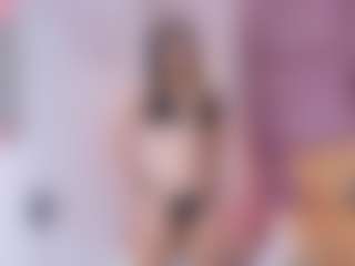 Live cam show with Amy - Petite on Stripli.com