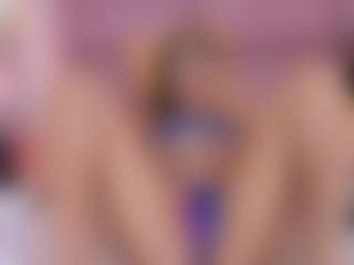 Live cam show with Amy - Cute on Camsoda