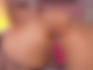 Live cam show with Ariana-sweet - Cute on Milfs Live