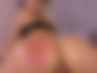 Live cam show with Ariana-sweet - Shaved Pussy on xxxlivecams.org