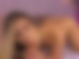 Live cam show with Ariana-sweet - Small Tits on chickslive.net