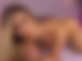 Live cam show with Ariana-sweet - Ass Bouncing on Ass Tok