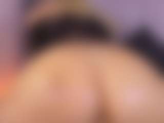 Live cam show with Ariana-sweet - Blonde Hair Lovense on Camsoda
