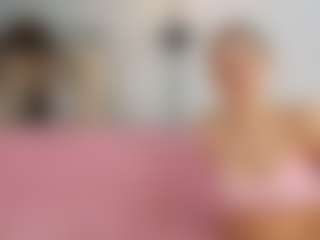 LynetteHeldreth's Live Sex Cam Show