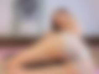 Live cam show with LynetteHeldreth - Petite on sexylive.show