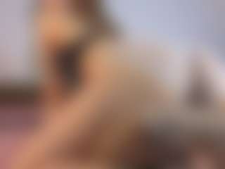 Live cam show with LynetteHeldreth - Camel Toe on Dolls Live