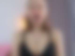Live cam show with LynetteHeldreth - Tittyfuck on CamClone