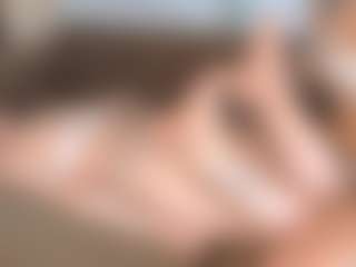 Live cam show with LynetteHeldreth - Camel Toe on Mixed Magazine Live