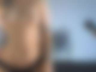 Live cam show with LynetteHeldreth - Brown Hair on Camming Site