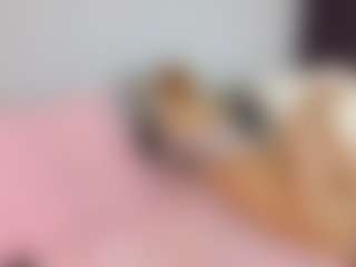 Live cam show with LynetteHeldreth - Brown Eyes on Camsoda