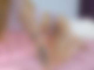 Live cam show with LynetteHeldreth - Skinny on liverealitysex.com