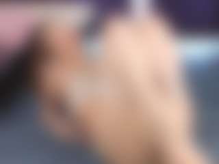 Live cam show with LynetteHeldreth - Brown Hair on liverealitysex.com