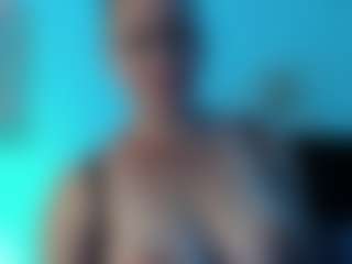 Live cam show with Milly-Sanchez - Deepthroat on SxyPornLive