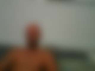 Cloudzz386's Live Sex Cam Show
