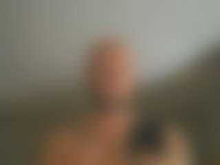 Live cam show with Cloudzz386 - Hazel Eyes on infinitiblacc.com