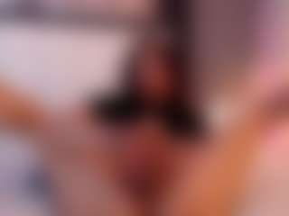 Live cam show with villaloboslia - Shaved on Cam Slut