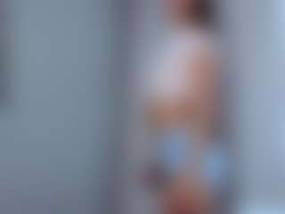 Live cam show with aliceqq - Normal on Camsoda