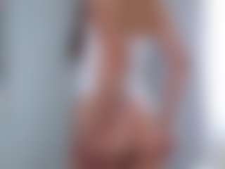 aliceqq's Live Sex Cam Show