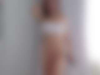aliceqq's Live Sex Cam Show
