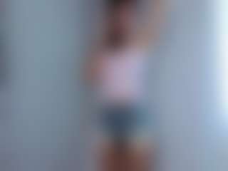 aliceqq's Live Sex Cam Show