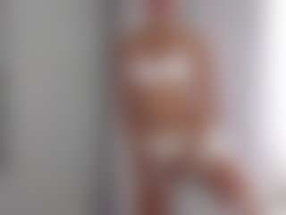 aliceqq's Live Sex Cam Show