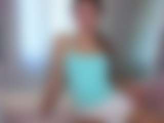 aliceqq's Live Sex Cam Show