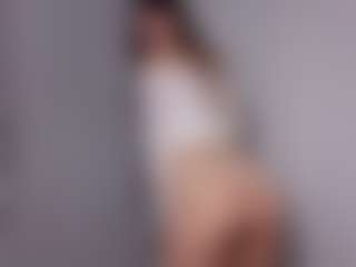 aliceqq's Live Sex Cam Show