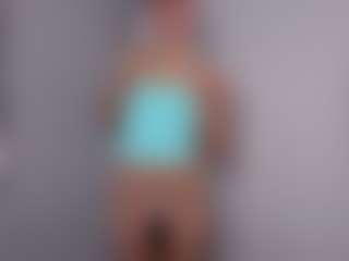 aliceqq's Live Sex Cam Show