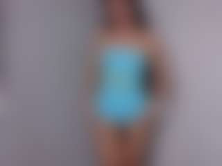 aliceqq's Live Sex Cam Show