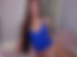 aliceqq's Live Sex Cam Show