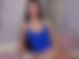 aliceqq's Live Sex Cam Show
