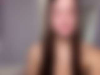 aliceqq's Live Sex Cam Show
