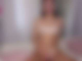 aliceqq's Live Sex Cam Show